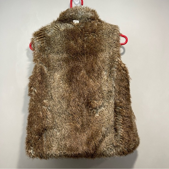 Girls Reversible Pink Faux Fur Vest-XL (12) - Picture 9 of 11